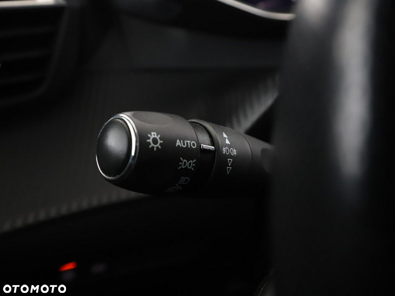 Peugeot 2008 PureTech 130 EAT8 GT - 38
