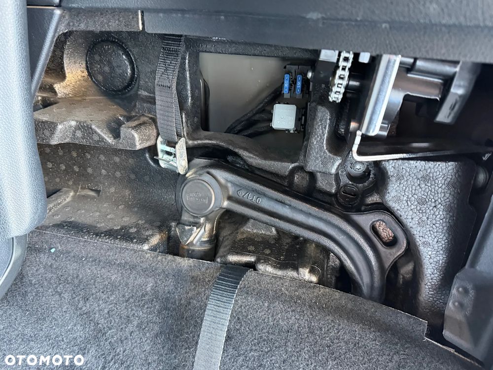 Mercedes-Benz Klasa V 250 d kompakt 4Matic 9G-TRONIC Edition 2020 - 9