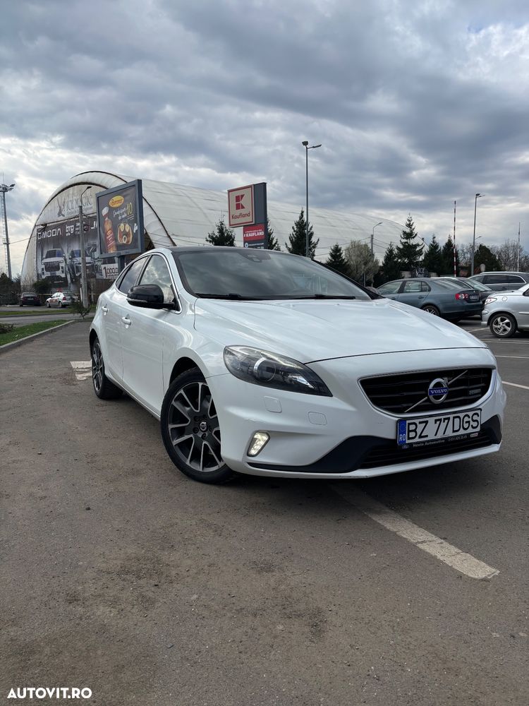 Volvo V40 D4 VEA R-Design - 4