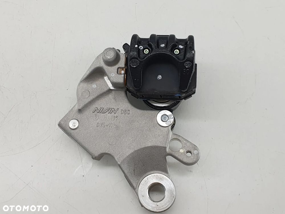 ZACISK HAMULCOWY TYL  YAMAHA XSR 125 - 7
