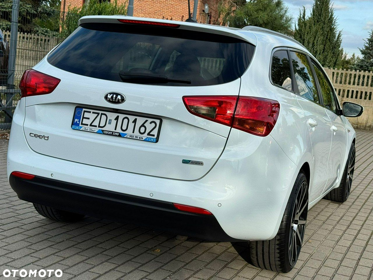 Kia Ceed - 10