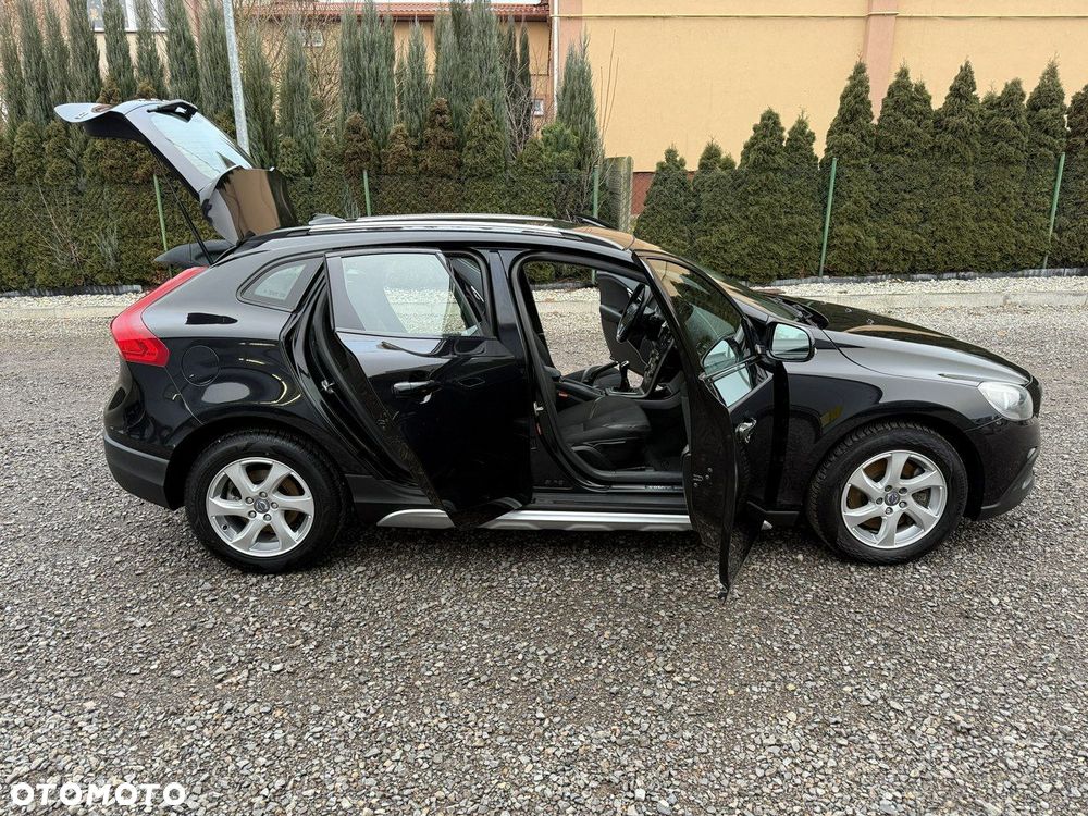 Volvo V40 Cross Country - 17