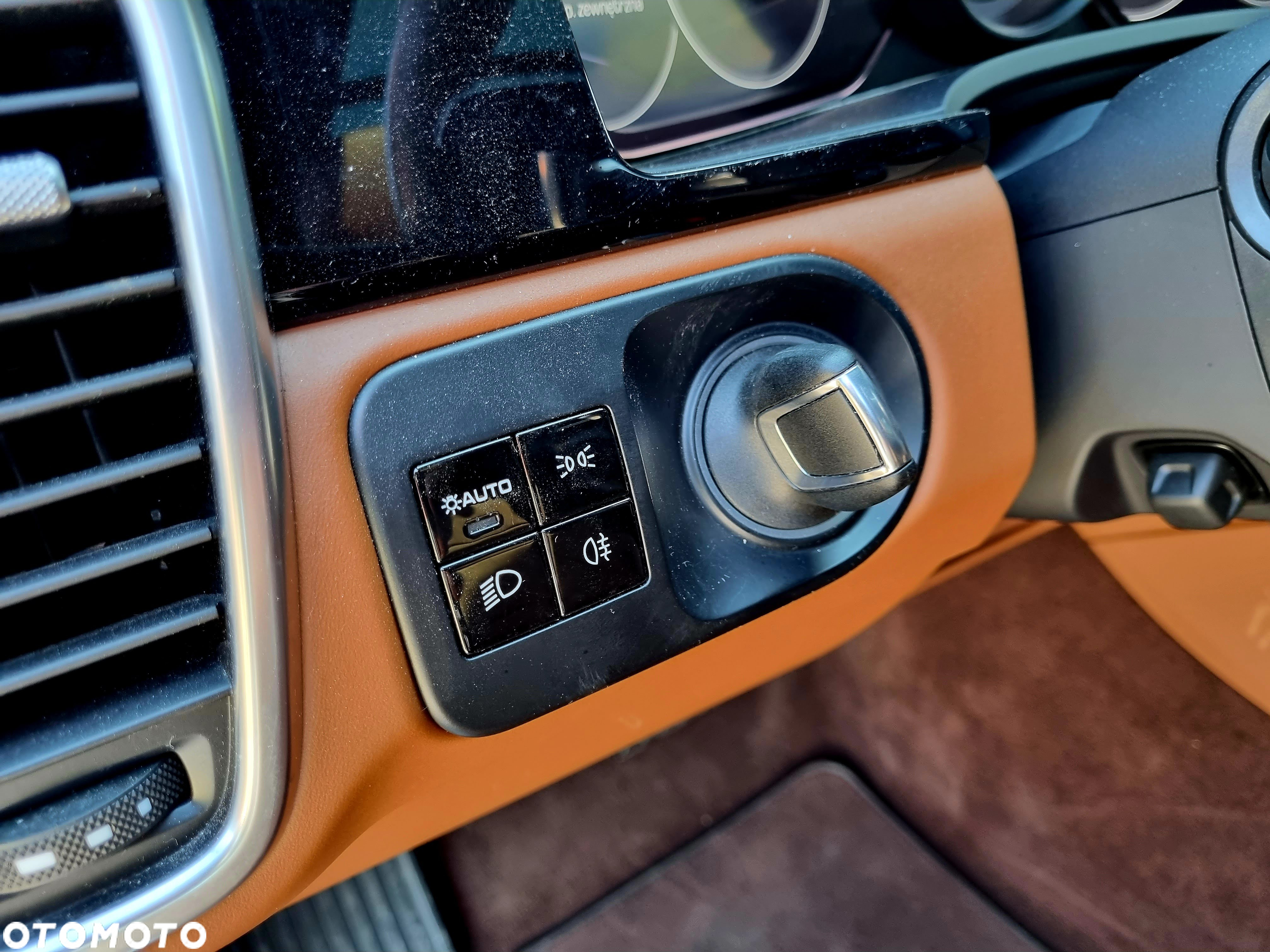 Porsche Cayenne - 19