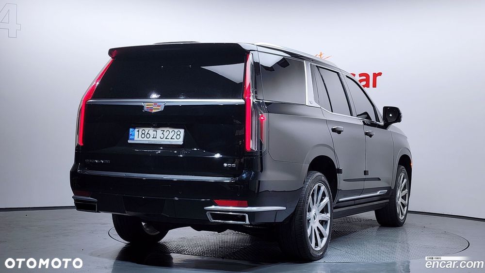 Cadillac Escalade - 4