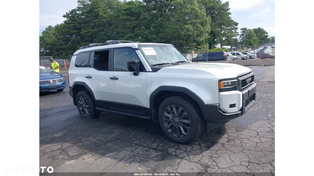 Toyota Land Cruiser - 2