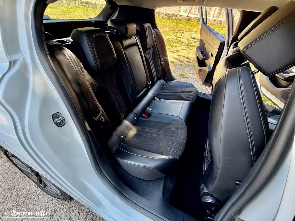 Peugeot 308 1.2 PureTech Allure Pack - 46