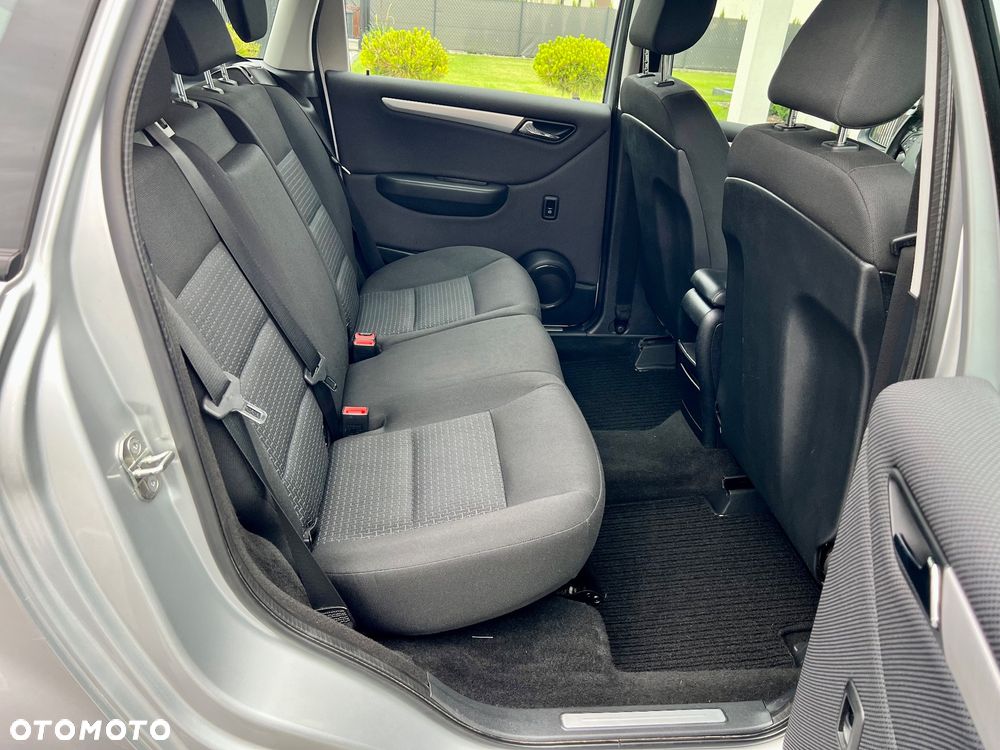 Mercedes-Benz Klasa B 180 BlueEFFICIENCY SPORT EDITION - 20