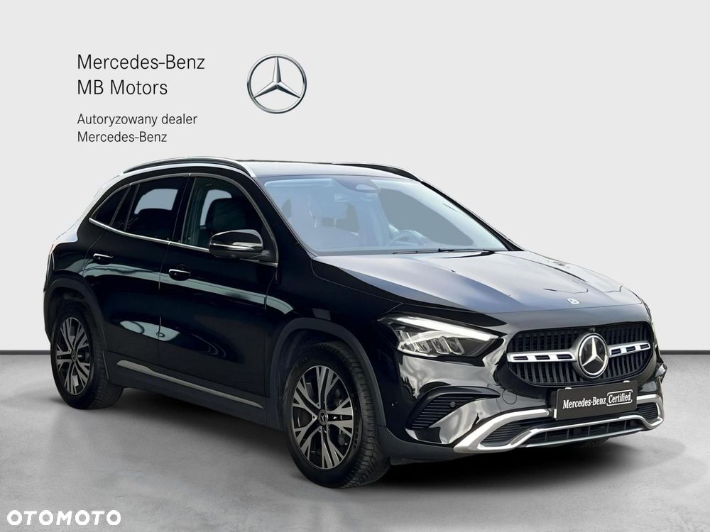 Mercedes-Benz GLA - 8
