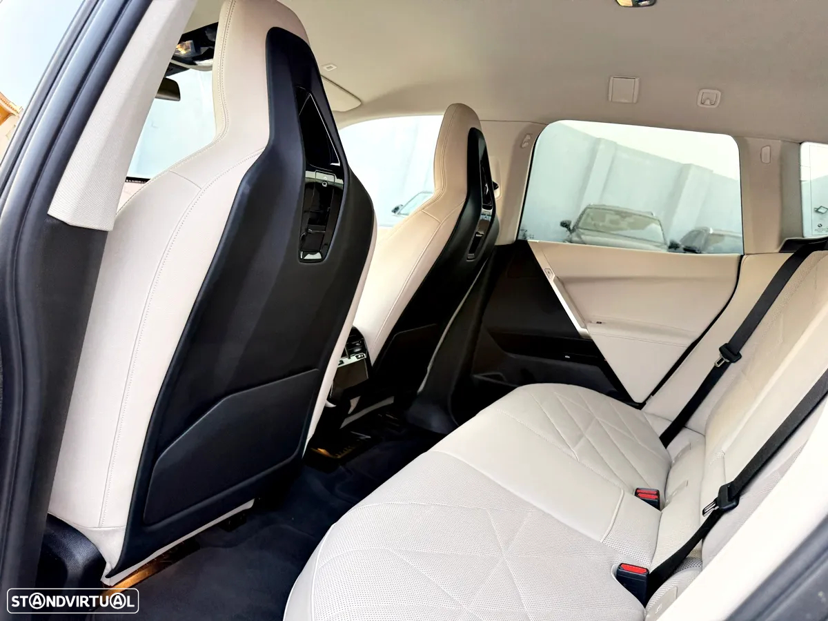 BMW iX xDrive 40 - 34