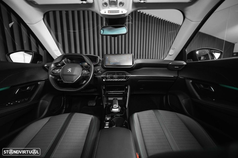 Peugeot 2008 1.5 BlueHDi Allure EAT8 - 11