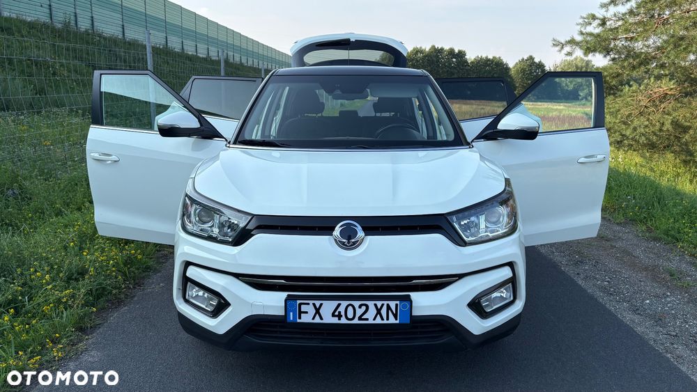 SsangYong/KGM Tivoli e-XGi 160 2WD Black+White - 11