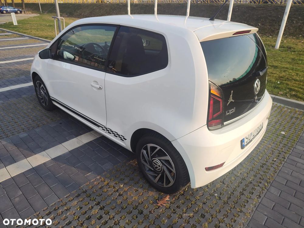 Volkswagen up! sound - 5