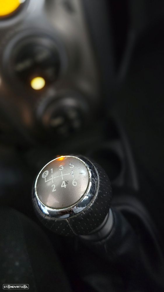 Toyota Yaris 1.4 D-4D AC Manual - 14