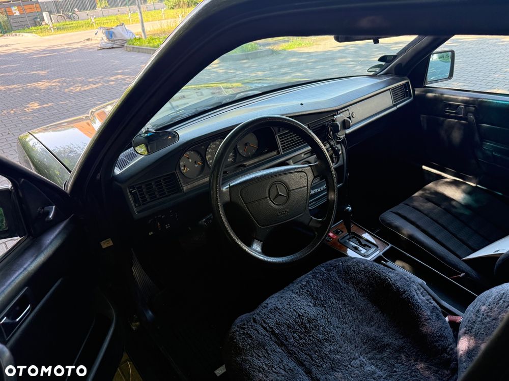 Mercedes-Benz W201 (190) - 9
