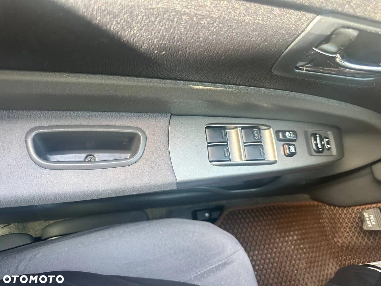 Toyota Prius - 18