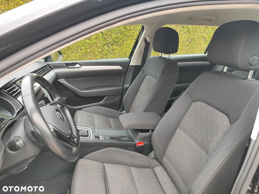 Volkswagen Passat 2.0 TDI SCR DSG 4Motion Elegance - 7