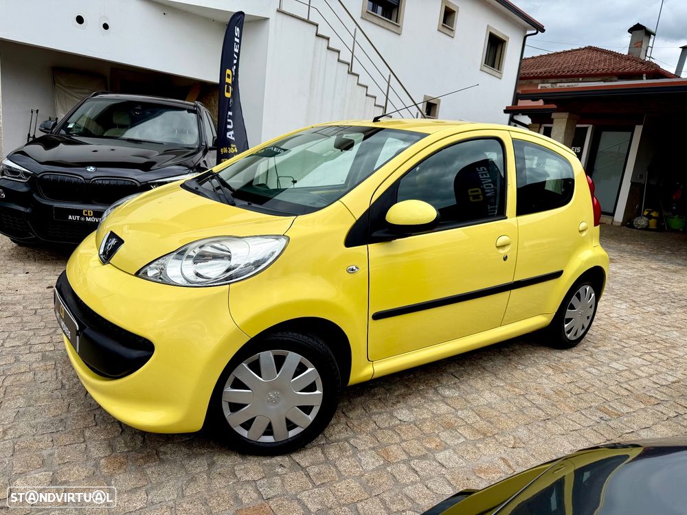 Peugeot 107 1.0 Urban - 12