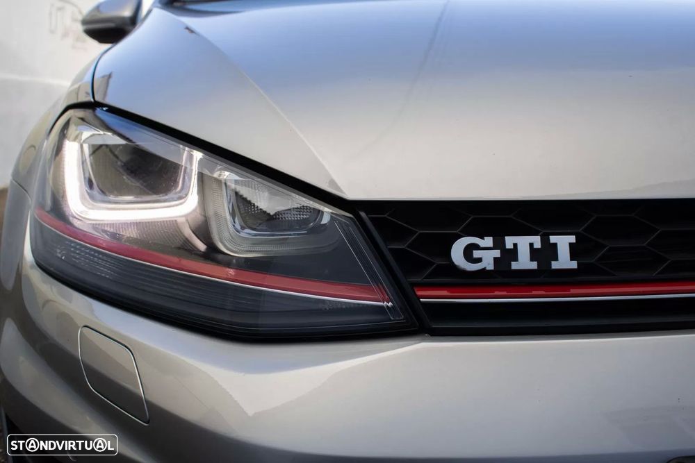 VW Golf 2.0 TSi GTi DSG - 9