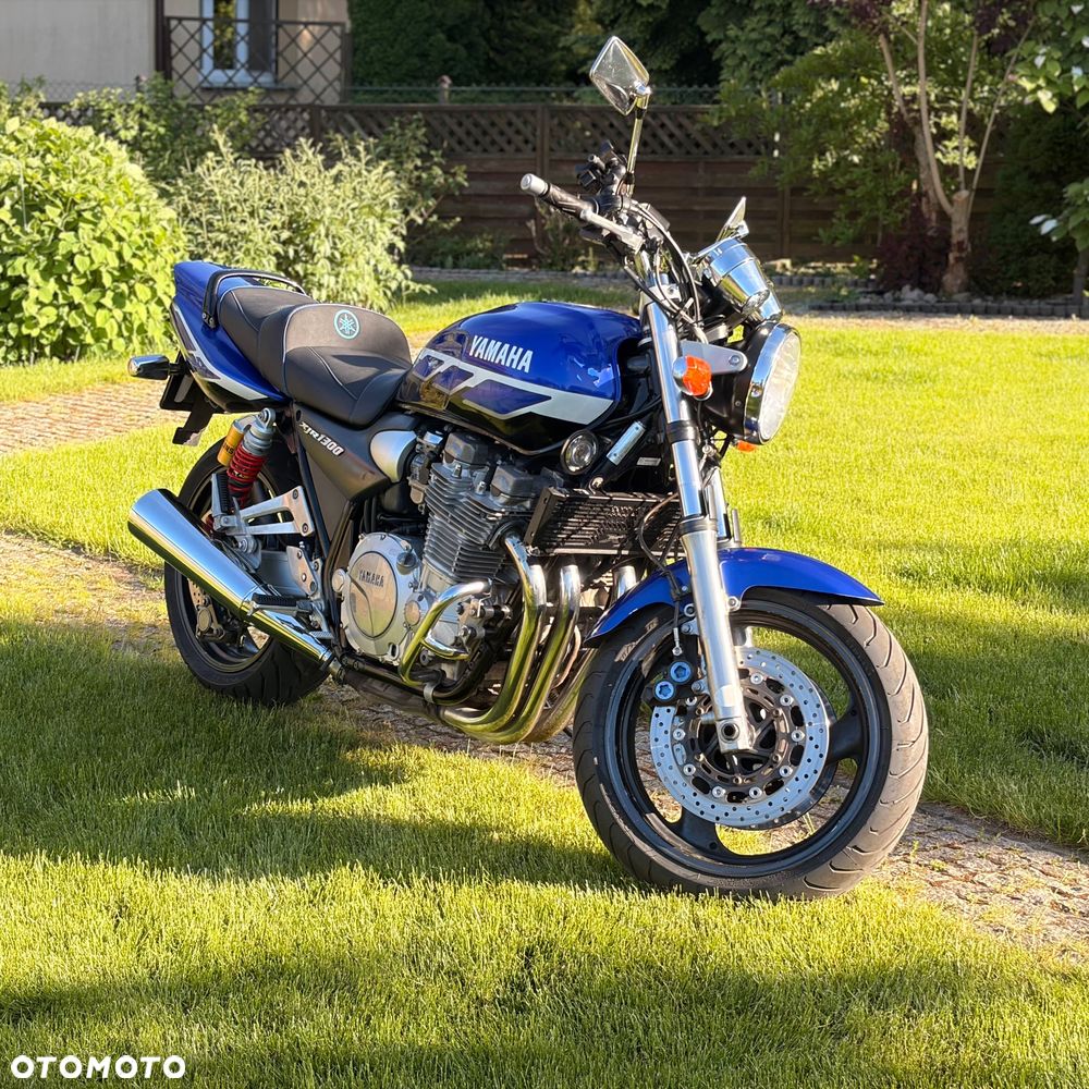Yamaha XJR - 6
