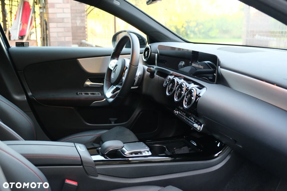 Mercedes-Benz Klasa A 200 AMG Line 7G-DCT - 7