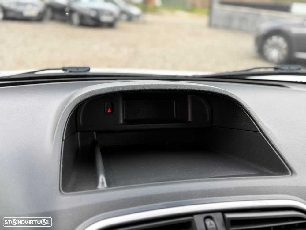 Renault KANGOO 1.5 dCi Business 95cv - 9