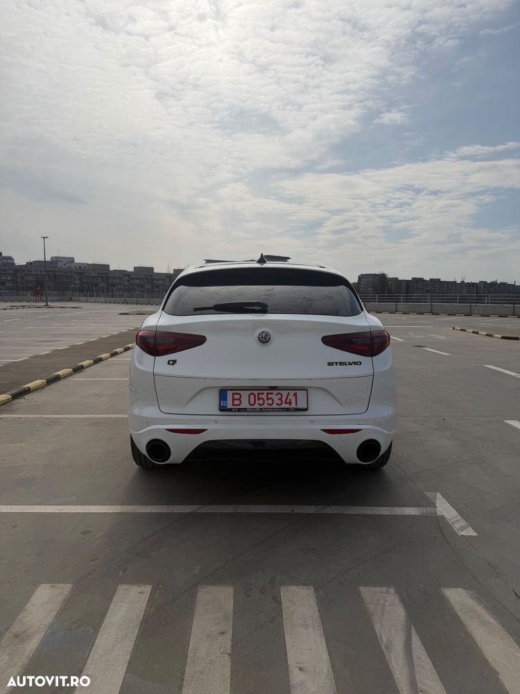 Alfa Romeo Stelvio 2.0 Turbo AWD AT8 Veloce - 5