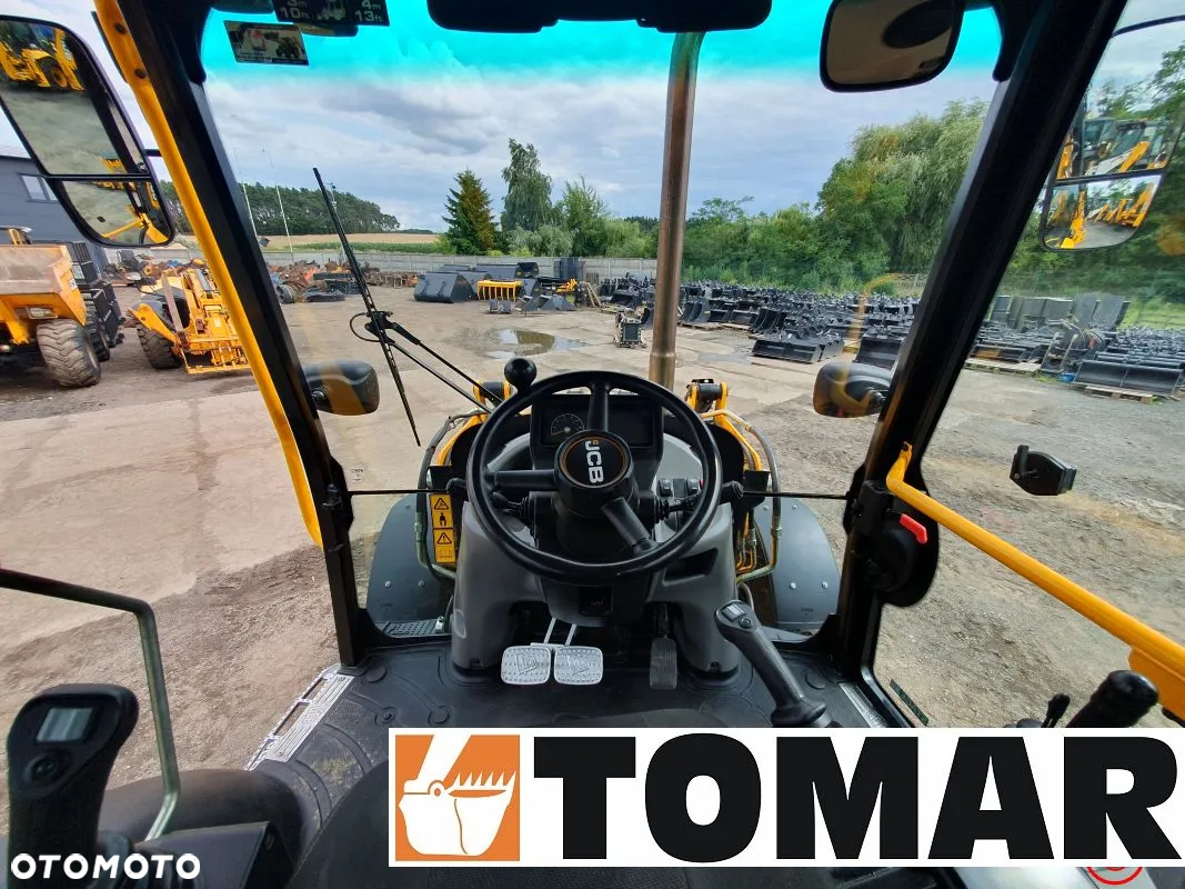 JCB 3CX - 25