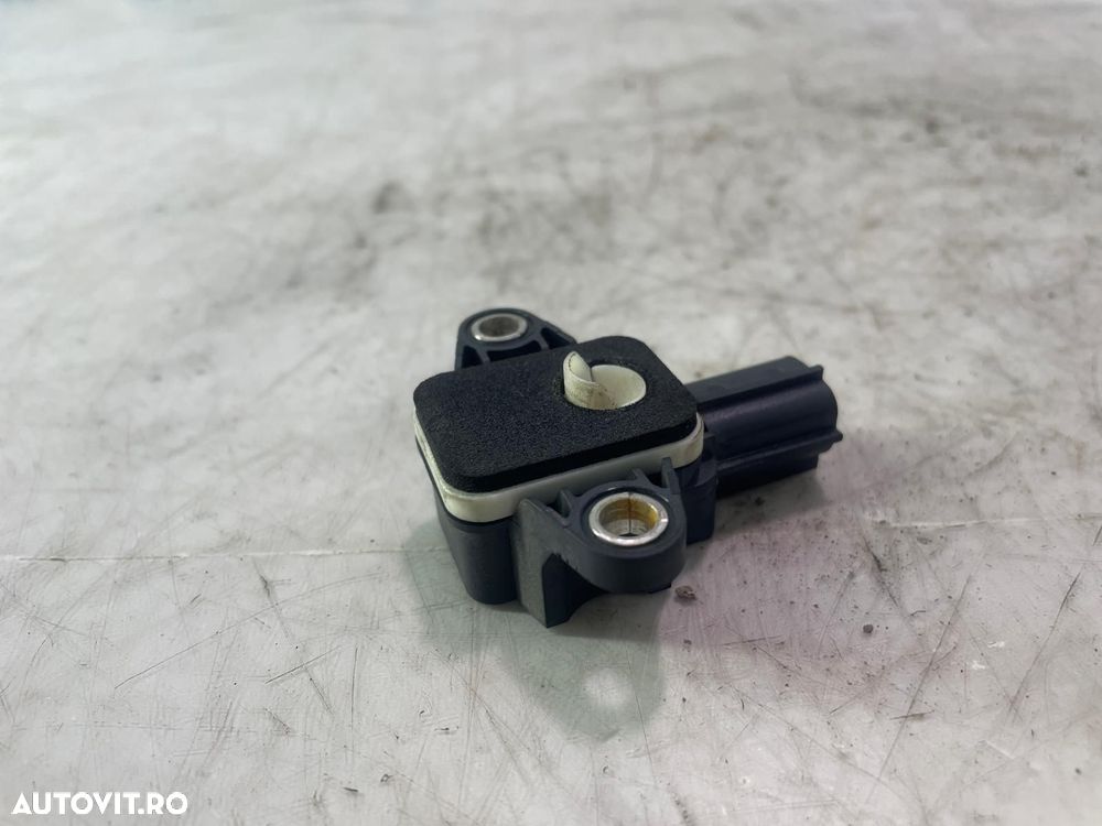 Senzor impact 8P0955557 Audi A4 B7 [2004 - 2008] 2.0 tdi BPW - 1