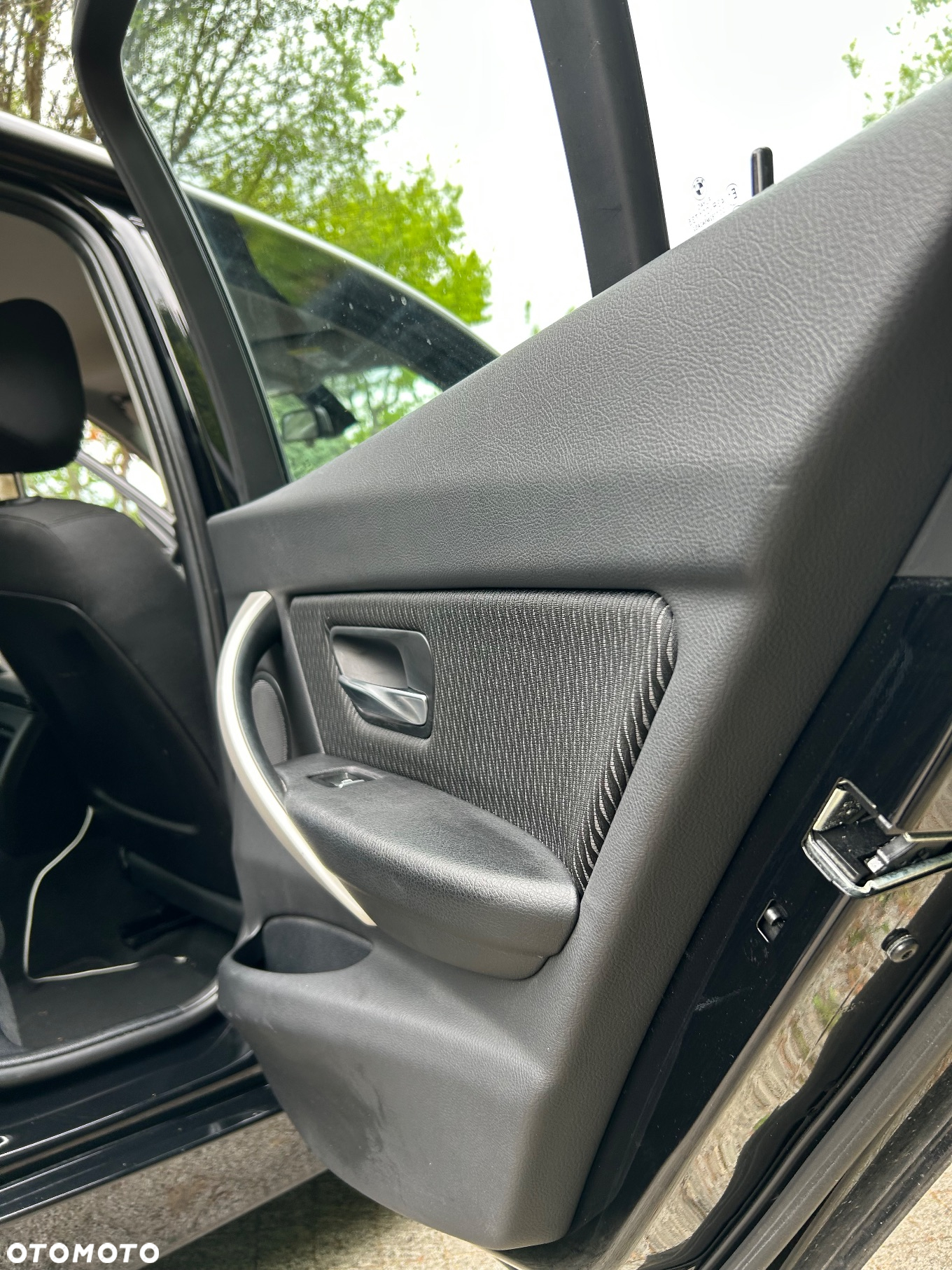 BMW Seria 3 318d - 23