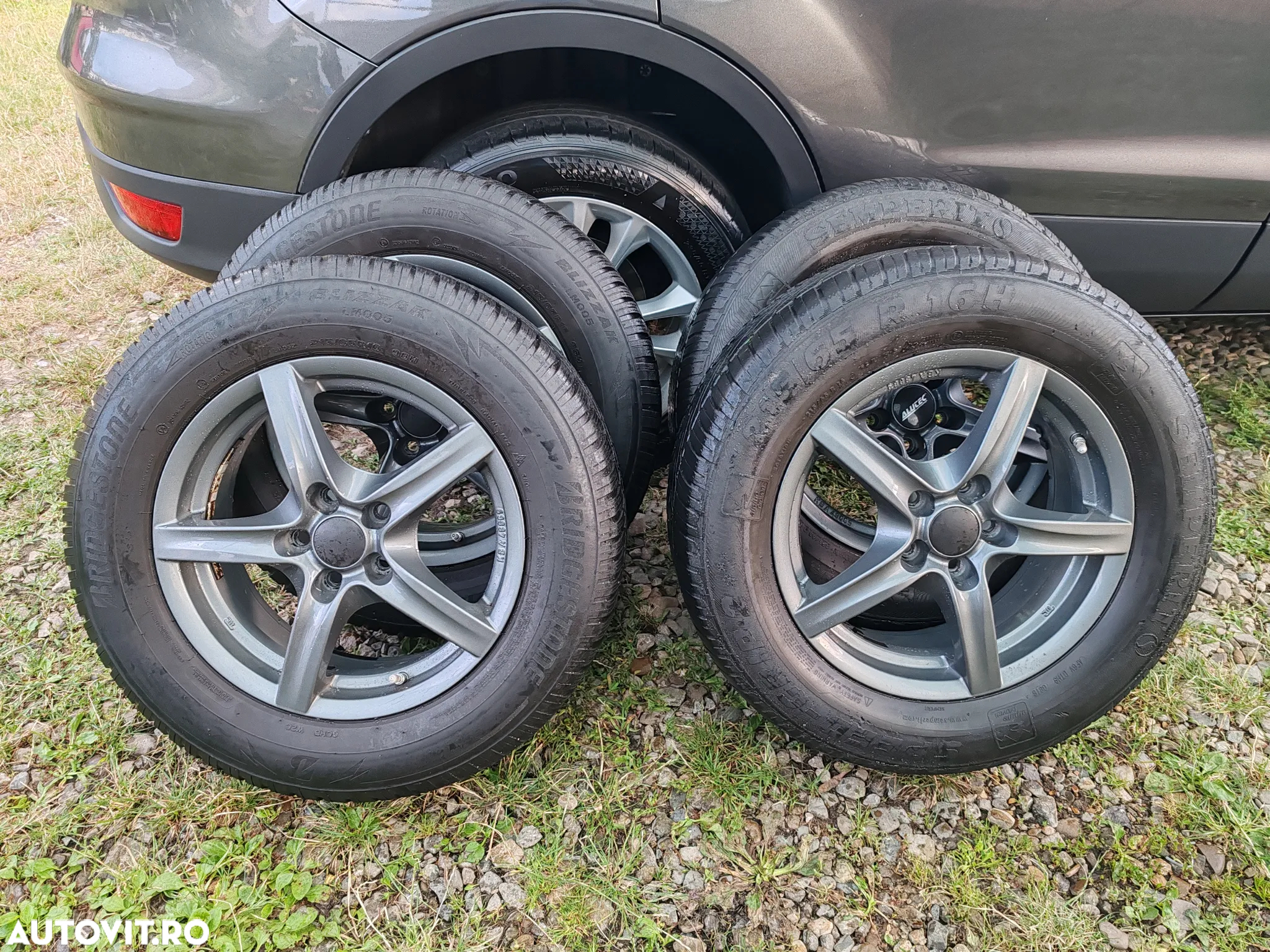 Ford Kuga - 32