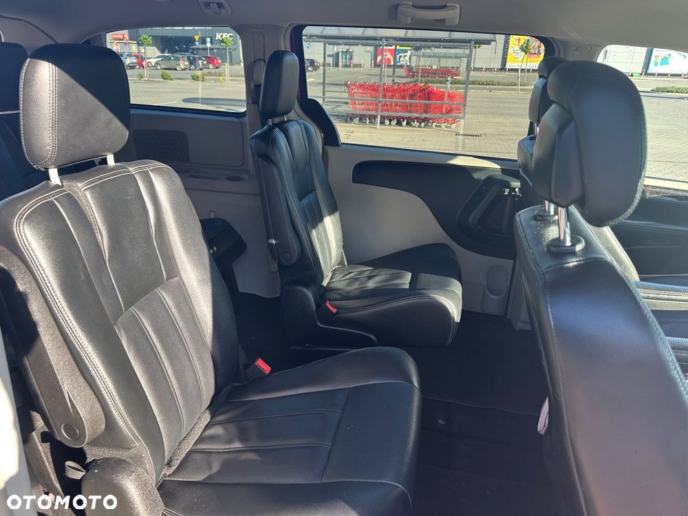 Chrysler Town & Country 3.6 Touring - 14