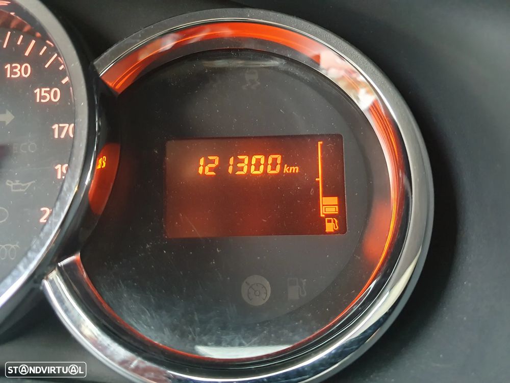 Dacia Sandero - 8