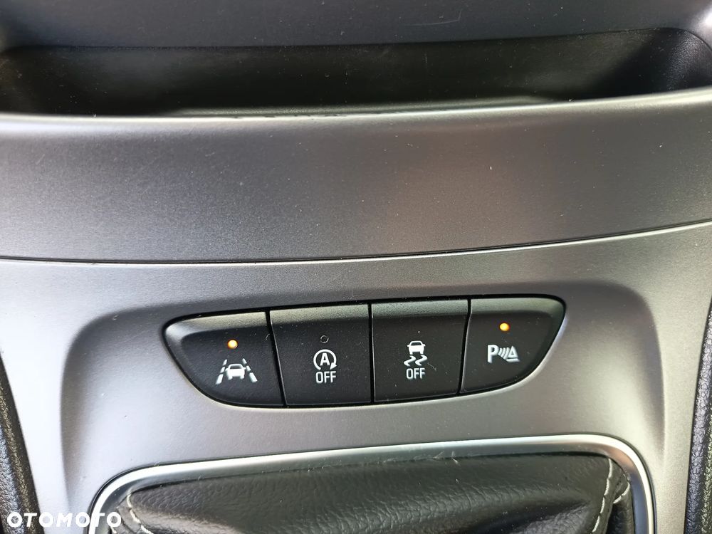 Opel Astra 1.4 Turbo Start/Stop Edition - 32