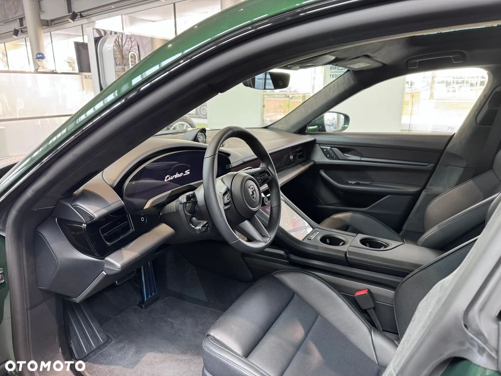 Porsche Taycan - 9