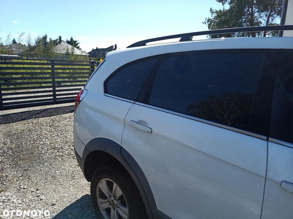 Chevrolet Captiva 2.4 LS 5os - 3
