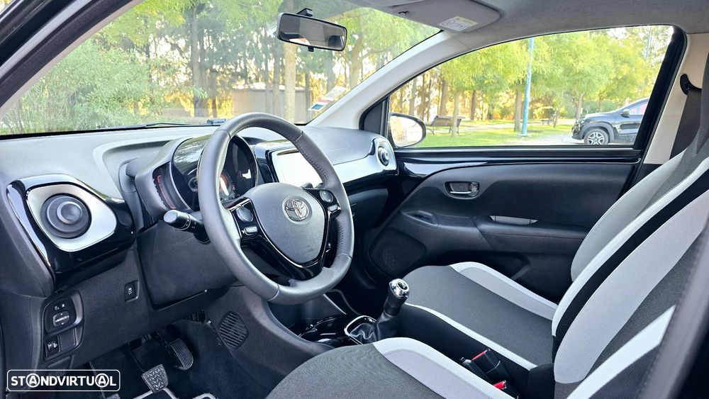 Toyota Aygo 1.0 X-Clusiv - 22