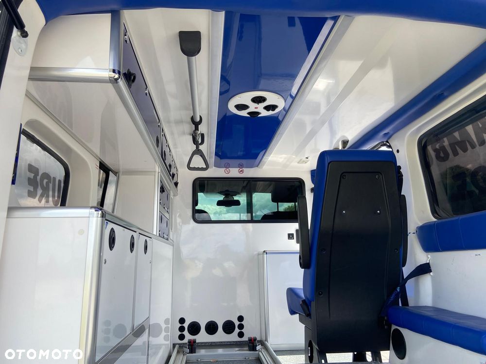 Opel Ambulans Karetka vivaro - 21