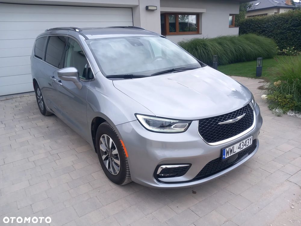 Chrysler Pacifica - 4