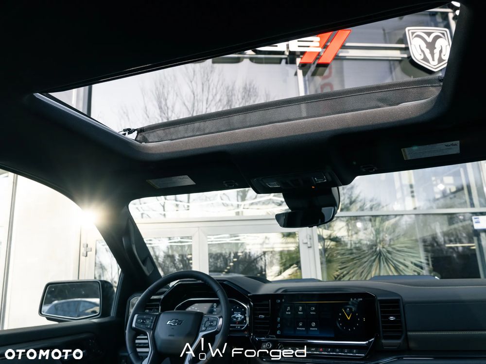 Chevrolet Silverado - 21