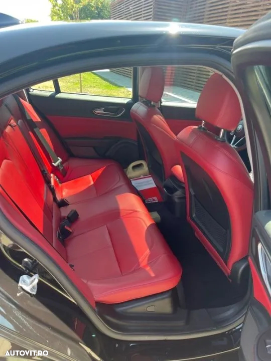 Alfa Romeo Giulia 2.0 Turbo 16V AT8 - 11
