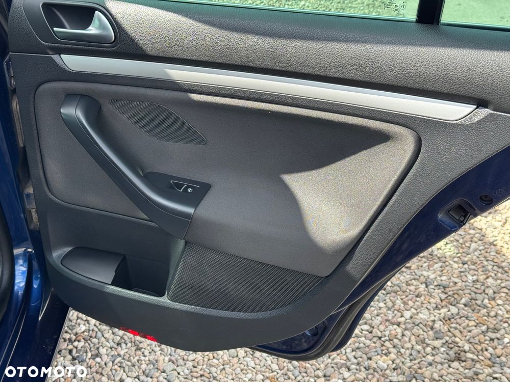 Volkswagen Golf - 21