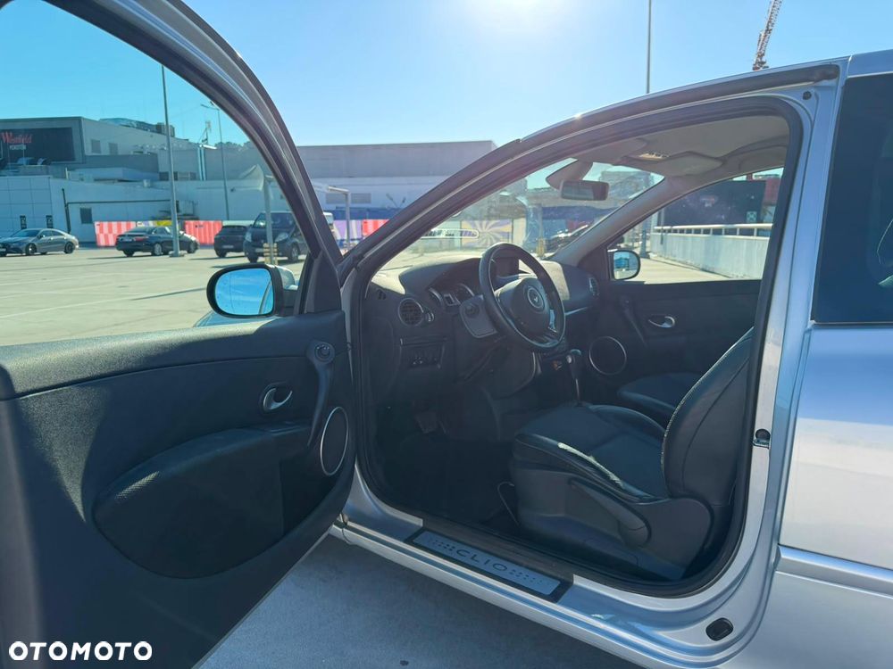 Renault Clio 1.6 16V Dynamique - 9