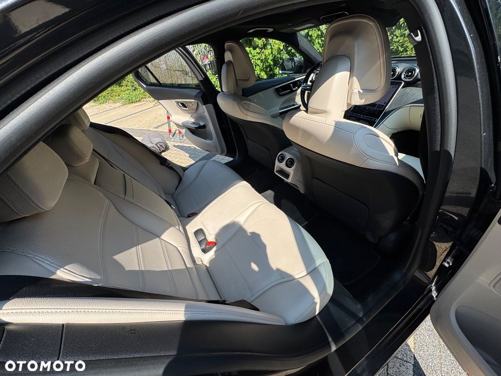 Mercedes-Benz Klasa C 300 4Matic 9G-TRONIC Avantgarde - 11