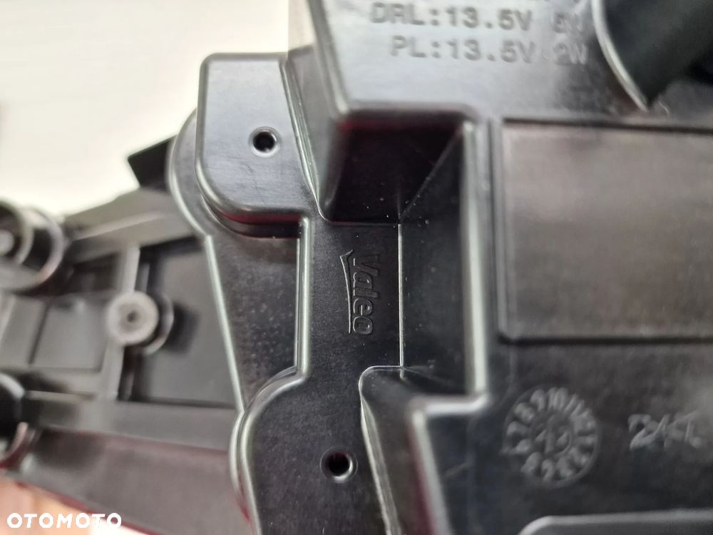 VW POLO VI 2G0 NOWY PRAWY ORYGINALNY VALEO HALOGEN LED DRL Z CIEMYM ŚRODKIEM , NR 2G0941622D / 2G0941622 D , NR AUKCJI H200 - 7