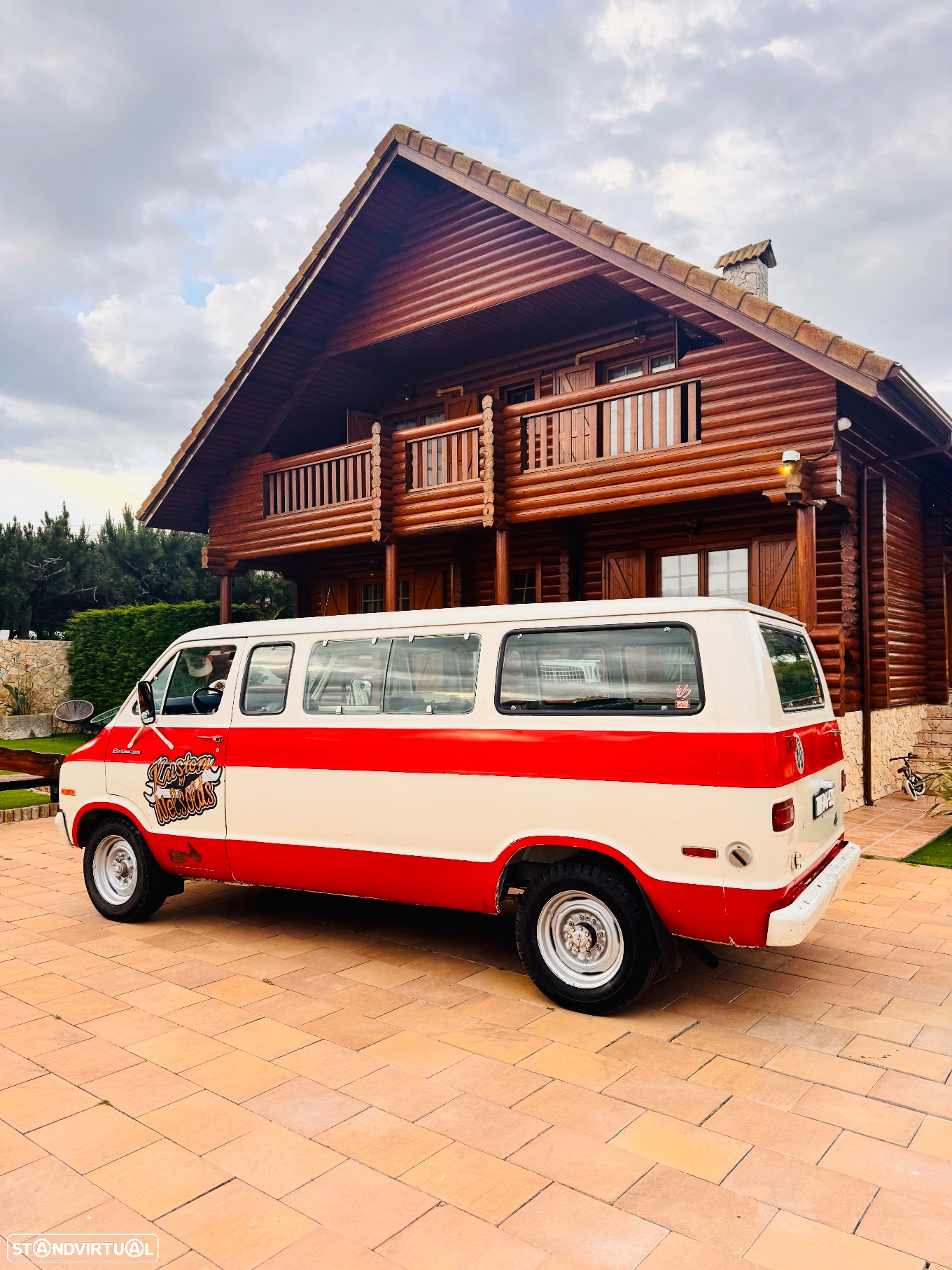 Dodge Van - 10