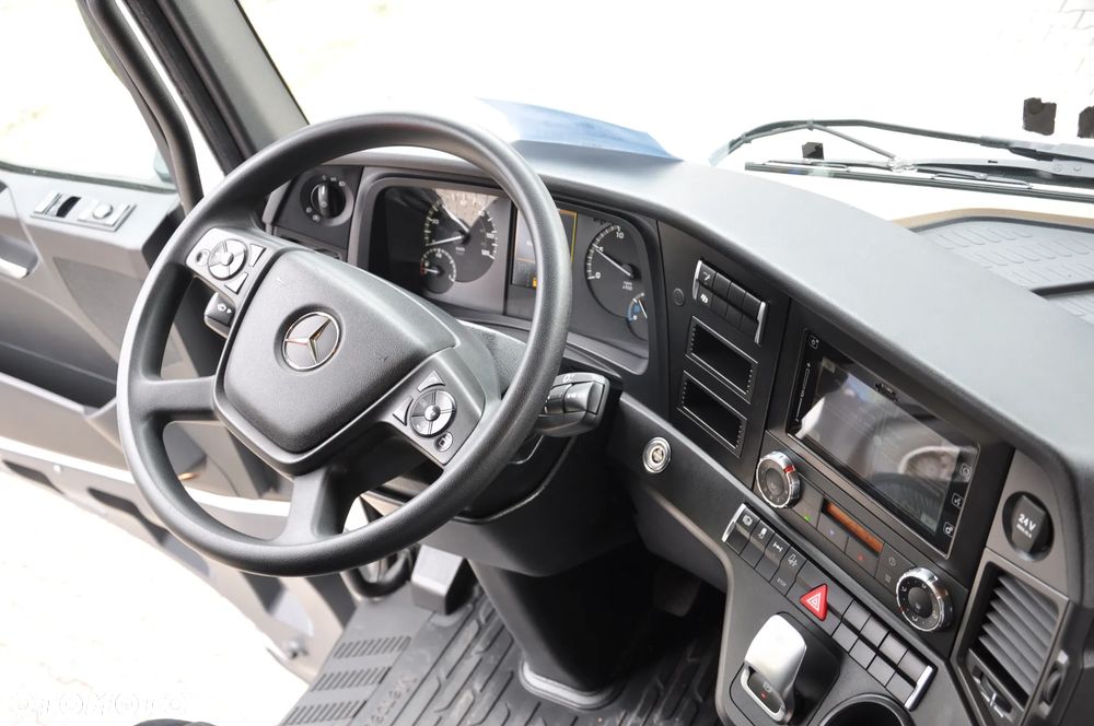 Mercedes-Benz Actros - 14
