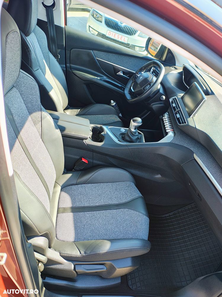 Peugeot 3008 PureTech 130 Stop & Start GPF Allure - 10