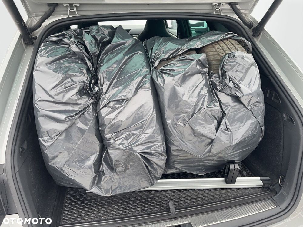 Skoda Superb 2.0 TDI SCR Sportline DSG - 9