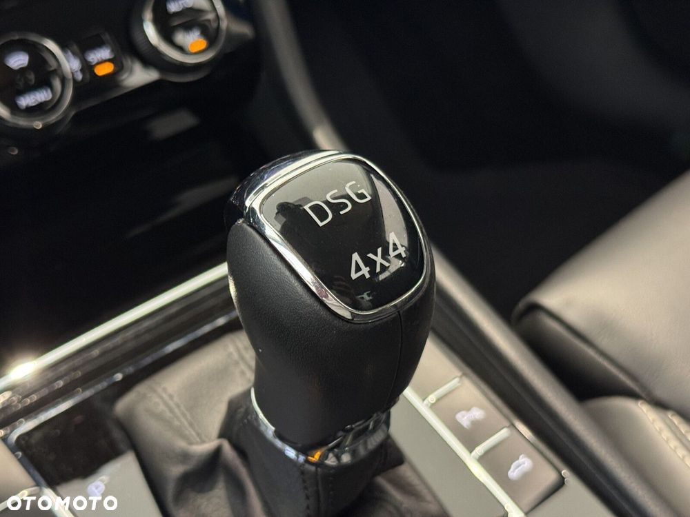 Skoda Superb 2.0 TDI SCR L&K DSG - 33