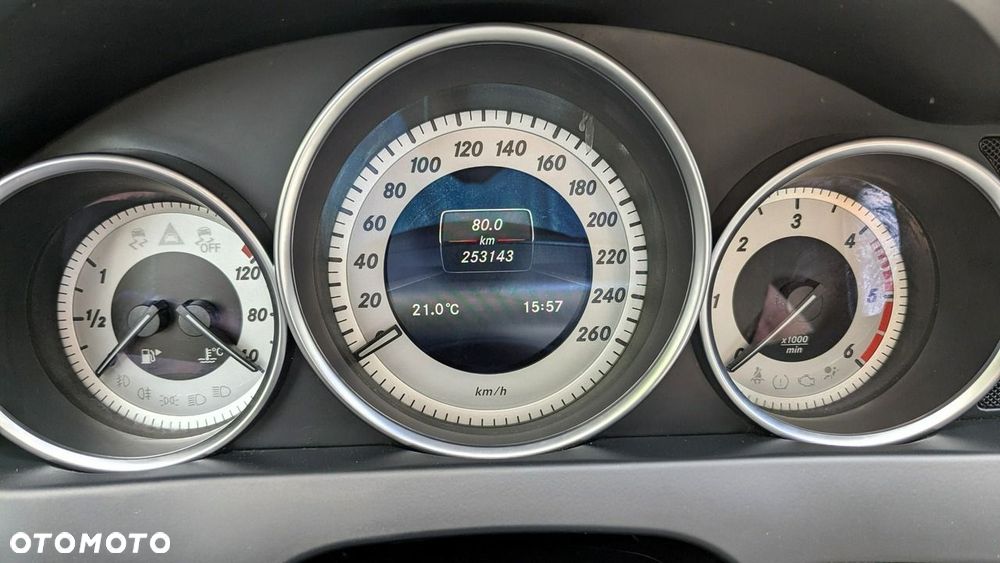 Mercedes-Benz Klasa C 200 CDI BlueEff Classic - 24